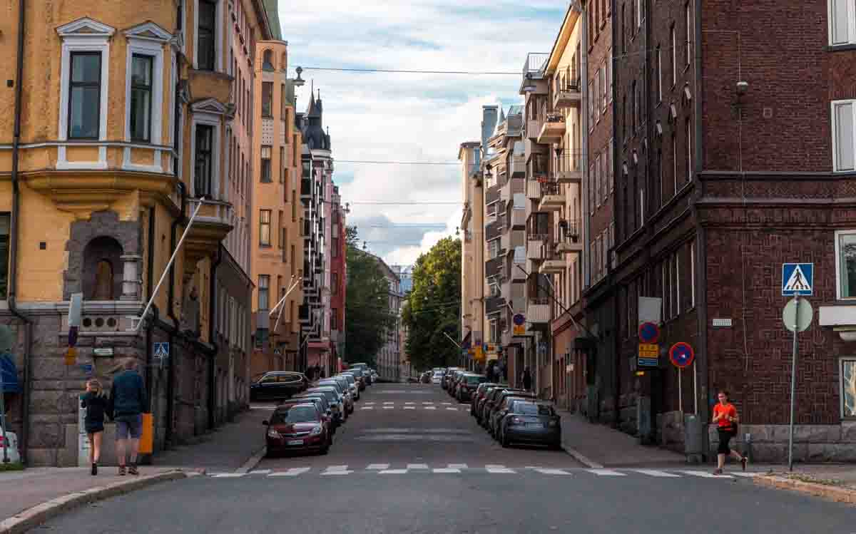 芬兰：44%行人死亡事故发生在斑马线上。